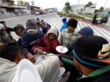 Reciben 546 migrantes primer pago del programa "Estás en tu Casa"