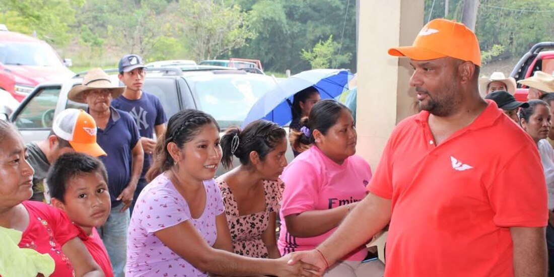 Jesús Uribe, candidato emecista a Las Choapas, ayer.