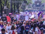 Contingente de mujeres, ayer.