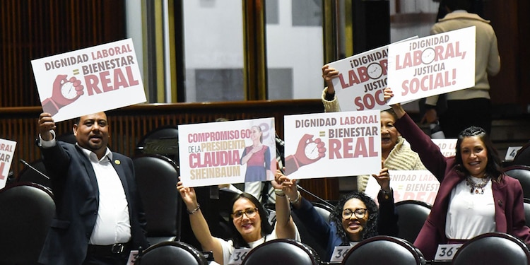 Diputados del grupo parlamentario de Morena en foto de archivo