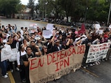 Tras tomar las instalaciones de Canal Once, estudiantes de diversas escuelas de IPN bloquean la vialidades
