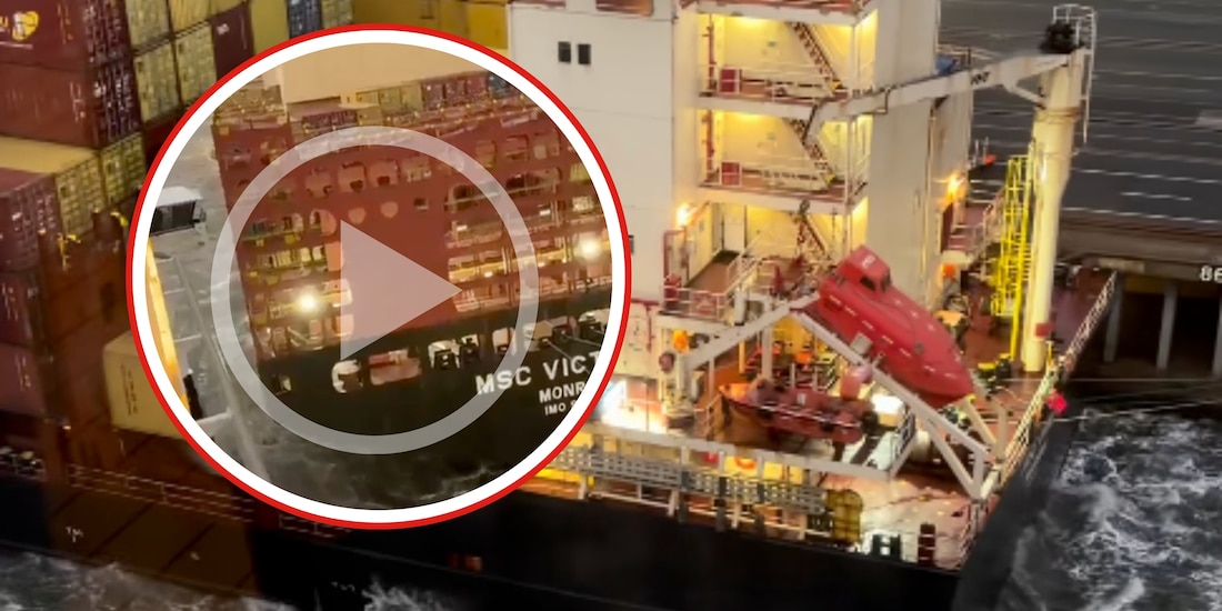 Crucero choca contra un buque portacontenedores