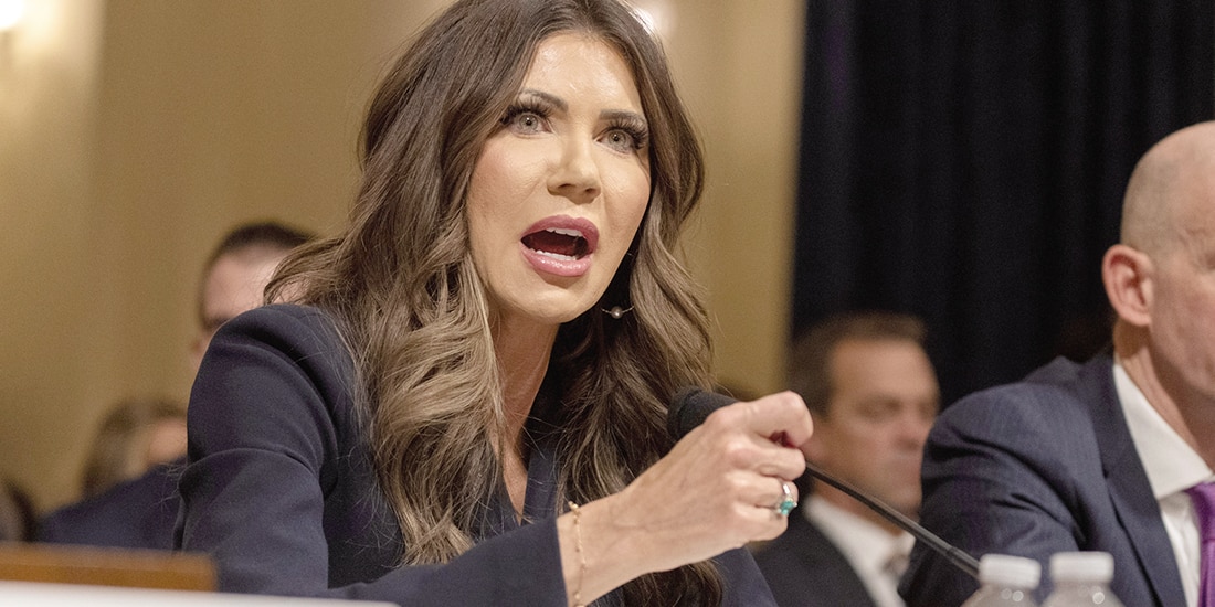 Kristi Noem, secretaria de Seguridad de EU, al comparecer en el Capitolio, ayer.