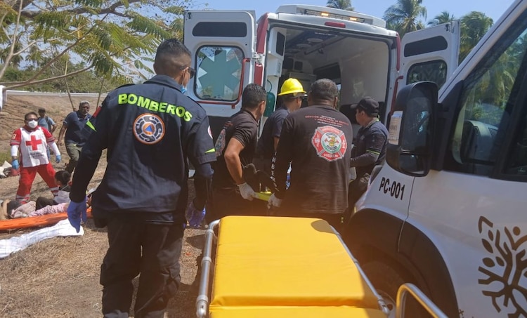 Al lugar de los hechos acudieron elementos de PC estatal y Cruz Roja Mexicana.