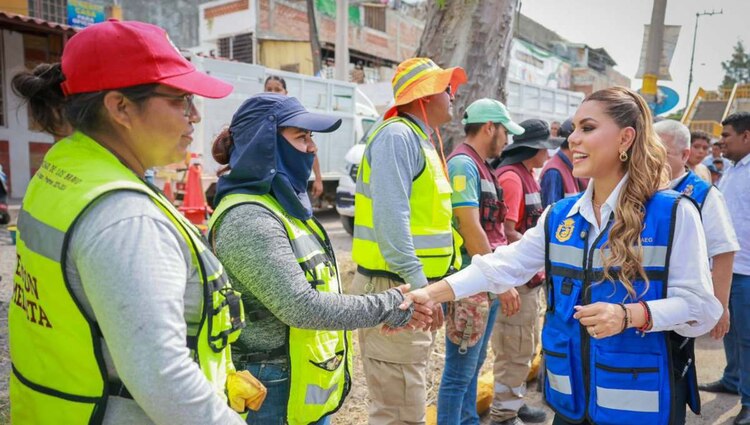 "Estamos al pie del cañón, fuertes y vamos a seguir trabajando de la mano del pueblo", afirmó Evelyn Salgado.