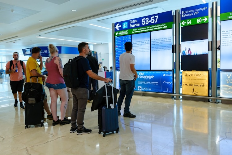 Aerolíneas internacionales retoman operaciones clave para impulsar la temporada de invierno en Quintana Roo.