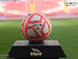 El balón de la Liga MX en el Estadio Victoria, sede del duelo entre Necaxa y Toluca que se aplazó para el sábado 2 de julio.