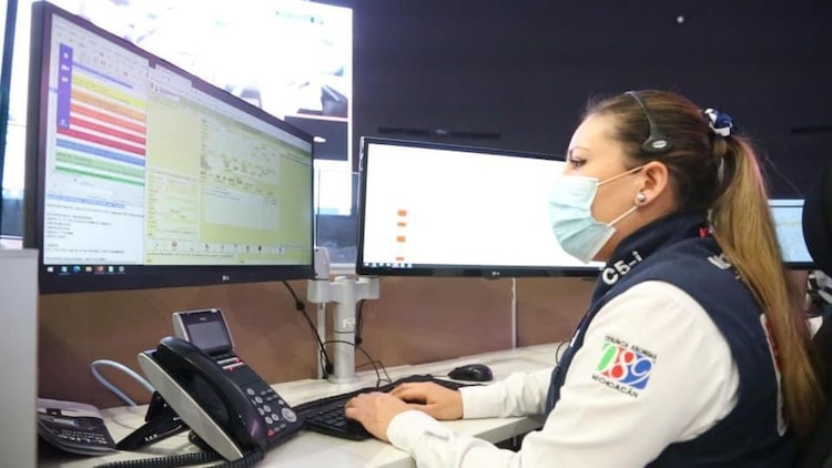Las víctimas de delitos pueden reportarlos a las líneas de emergencia 911 o 089.