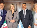 El titular de la SSPC (3.o de izq. a der.) en reunión con autoridades argentinas, ayer.