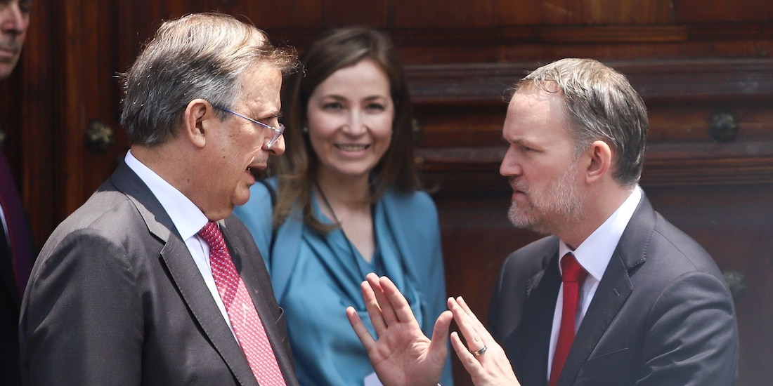 Marcelo Ebrard, secretario de Economía dialoga con el representante comercial de Estados Unidos, Jamieson Greer.