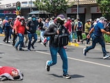 Chocan CNTE y policía en inicio de huelga nacional: hay por lo menos 4 heridos