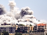 ATAQUES israelíes al sur de Líbano, visto desde la localidad de Nabatieh, ayer.