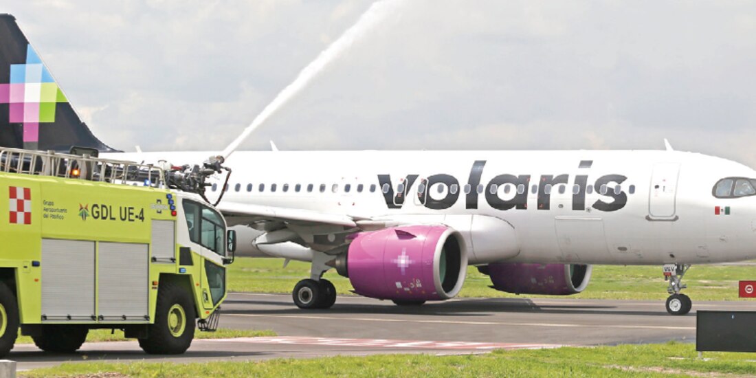 Un equipo de Volaris arriba al Aeropuerto de Guadalajara, en imagen de archivo.