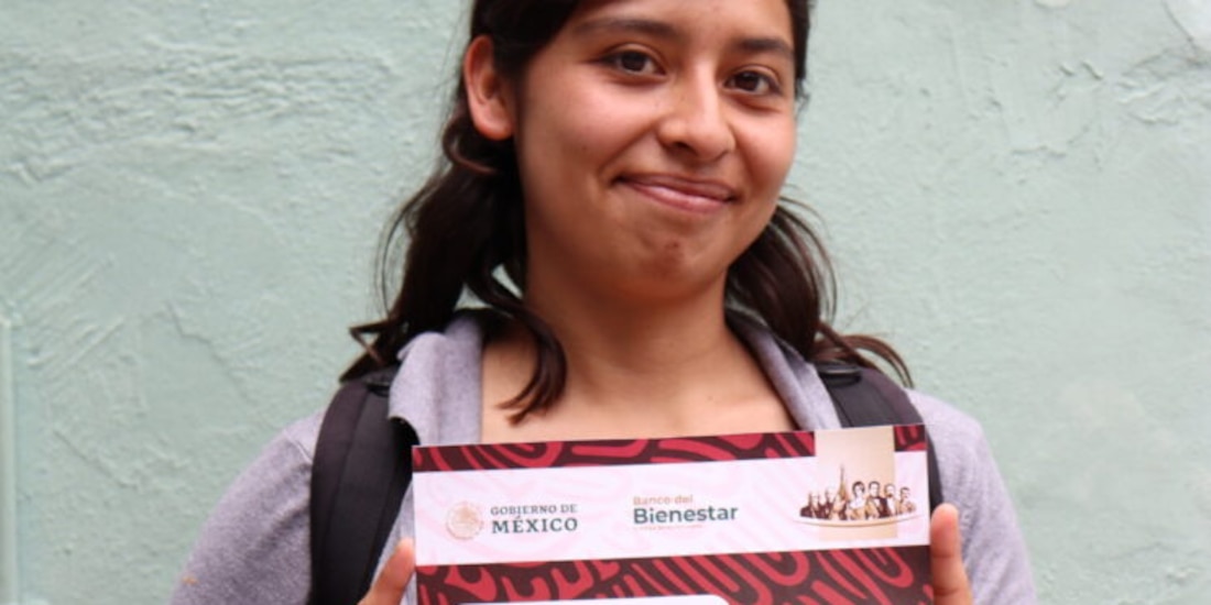 La Beca Jóvenes Escribiendo el Futuro otorga un apoyo bimestral de 5800 pesos.