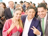 RICARDO GALLARDO (c), junto a su esposa Ruth González, ayer, durante la apertura de la Semana Cultural del Estado de San Luis Potosí en el Senado de la República.