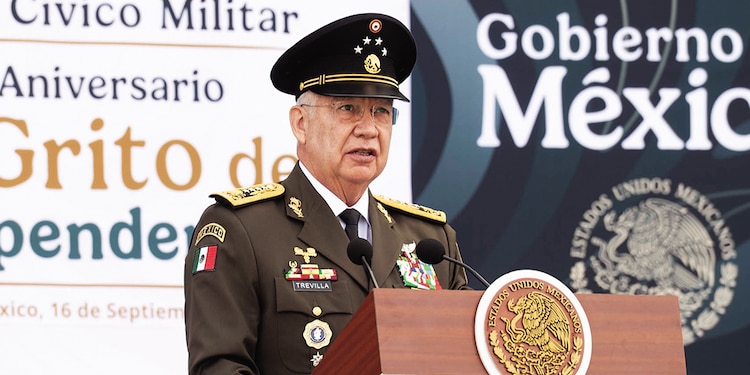 Ricardo Trevilla, secretario de la Defensa, durante el desfile cívico militar del 216 aniversario de la Independencia.