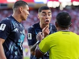 Miguel Almirón es expulsado en el Turquía vs Paraguay