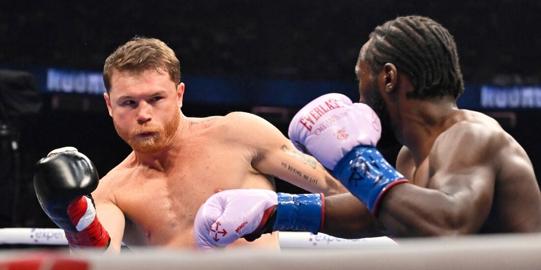 El Canelo Álvarez se enteró de una terrible noticia luego de su derrota contra Terence Crawford.