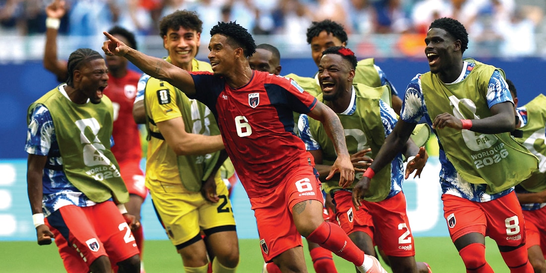 JUGADORES africanos celebran uno de sus tantos, ayer, en Miami.