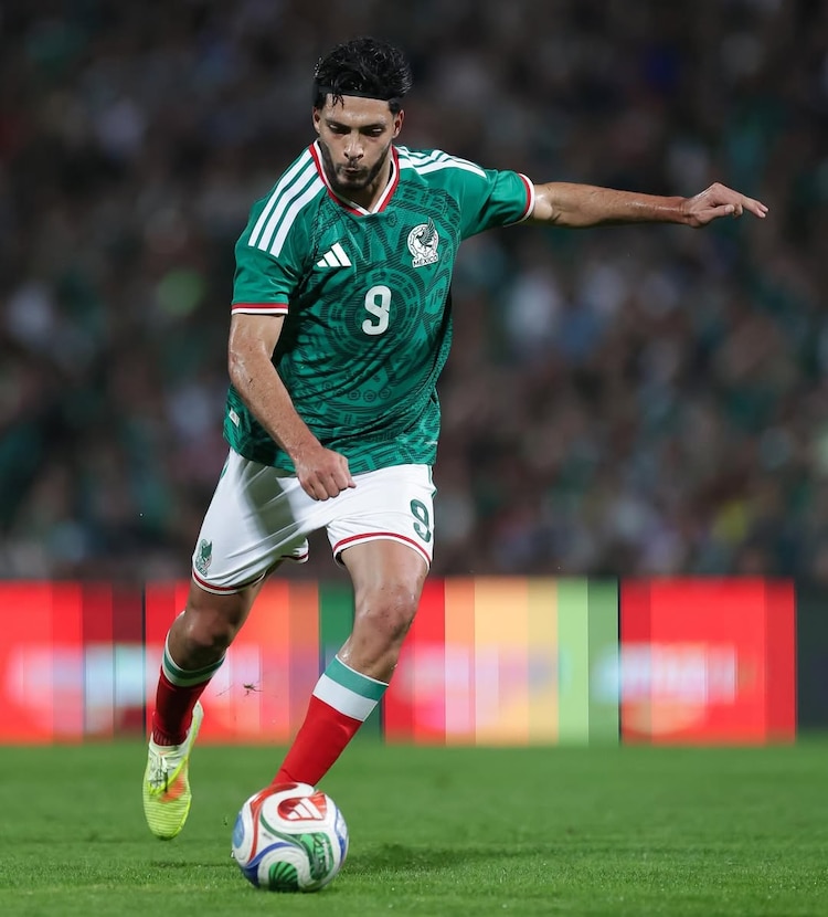 Raúl Jiménez con la Selección Mexicana