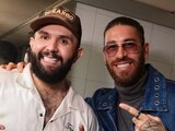 Carín León y Sergio Ramos sacarán una canción en conjunto.