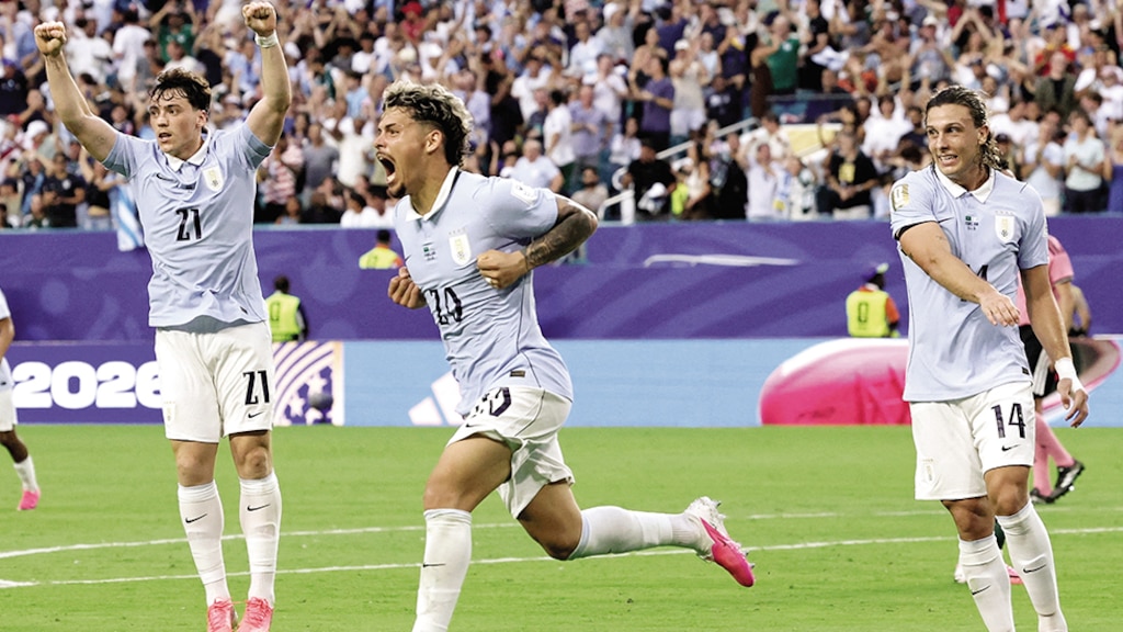 El extremo celebra su tanto contra los asiáticos, ayer