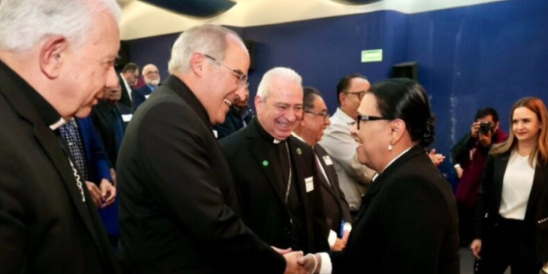 Rosa Icela Rodríguez, titular de la Segob, en reunión con líderes religiosos, ayer.