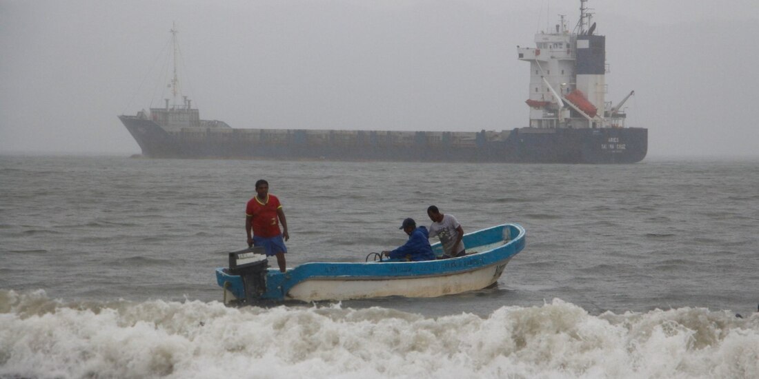 Cierran puertos en Guerrero, Oaxaca y Chiapas ante inminente paso del Huracán “Agatha”.