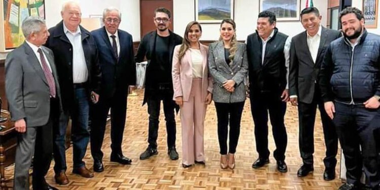 La gobernadora Evelyn Salgado Pineda, participó en una reunión de trabajo en Palacio Nacional con el titular de la Secretaría de Desarrollo Agrario, Territorial y Urbano (SEDATU), Román Meyer Falcón.