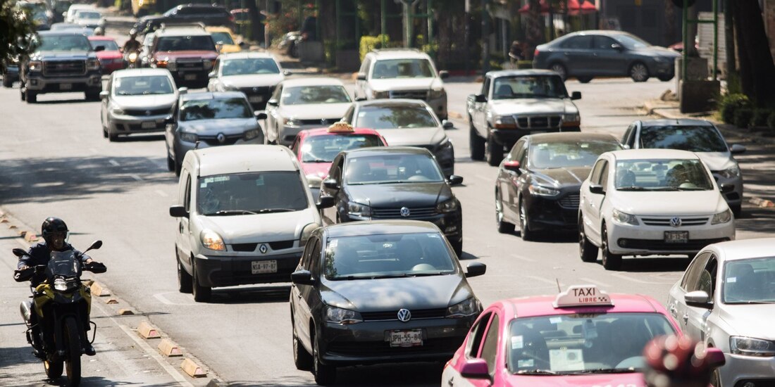 Hoy No Circula contempla excepciones para algunos vehículos.