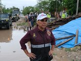 La gobernadora Mara Lezama Espinosa recorre la ciudad tras el paso del huracán “Beryl”.
