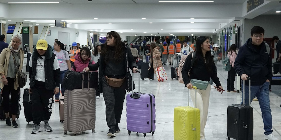México, EU y Canadá restringen entrada de pasajeros procedentes de regiones africanas por ébola previo al Mundial.