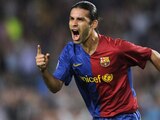 Rafael Márquez celebra una acción con el Barcelona