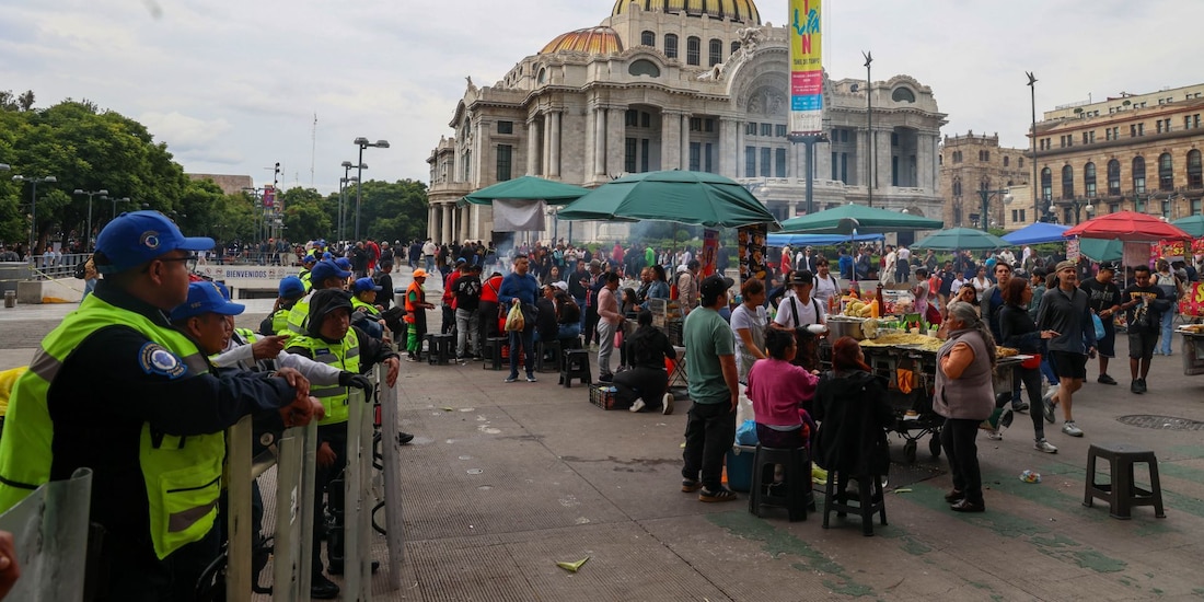 Bloqueo de comerciantes en las inmediaciones de la Alameda Central