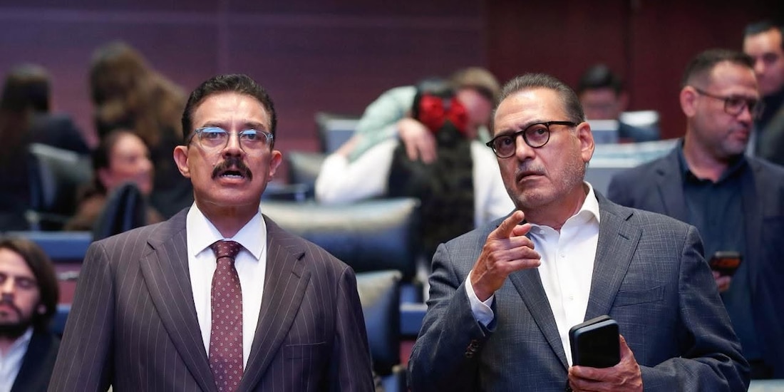 A la derecha, el senador Manlio Fabio Beltrones, en una fotografía tomada en abril en el Senado.