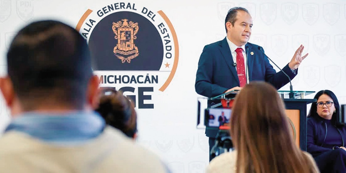 EL ENCARGADO del despacho de la Fiscalía de Michoacán, el vicefiscal Israel Vega Rodríguez, ayer, en conferencia.