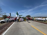 Bloqueo de campesinos el lunes 6 de abril del 2026 en carreteras del país.