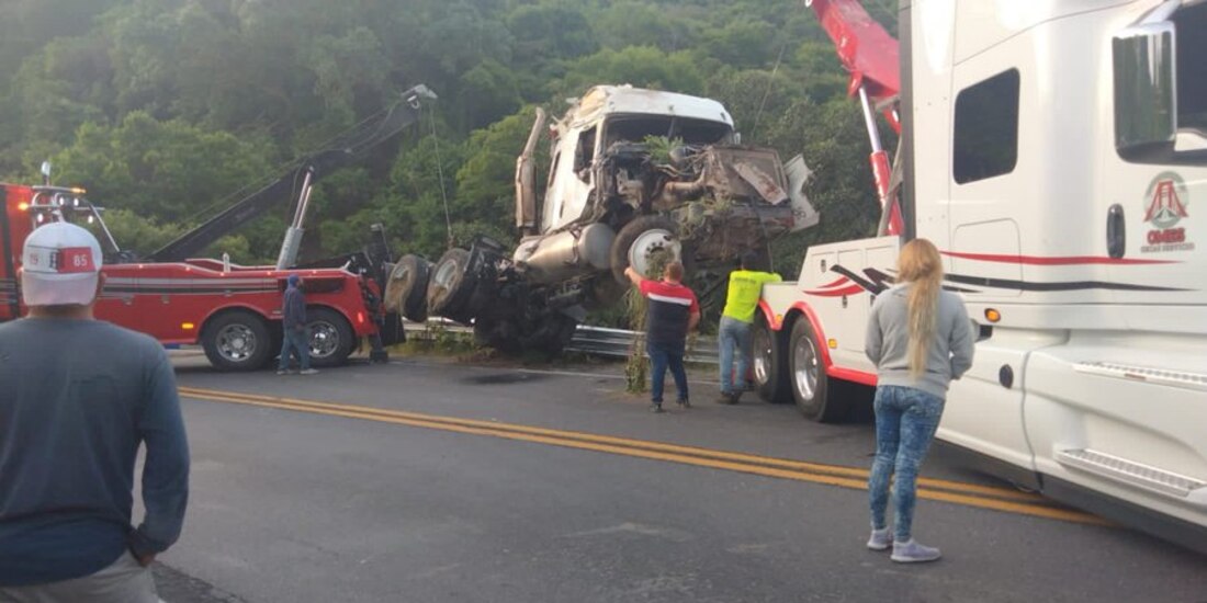 Choque en carretera Acapulco-Zihuatanejo