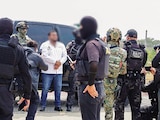MOMENTO en el que se alistaba el traslado del munícipe detenido el miércoles