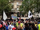 Miles protestan en Francia contra la aprobación de la ley sanitaria COVID-19
