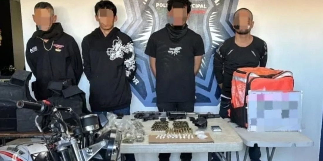 Elementos de la Secretaría de Marina aseguraron armas, drogas y motocicletas durante un operativo en Cajeme, Sonora.