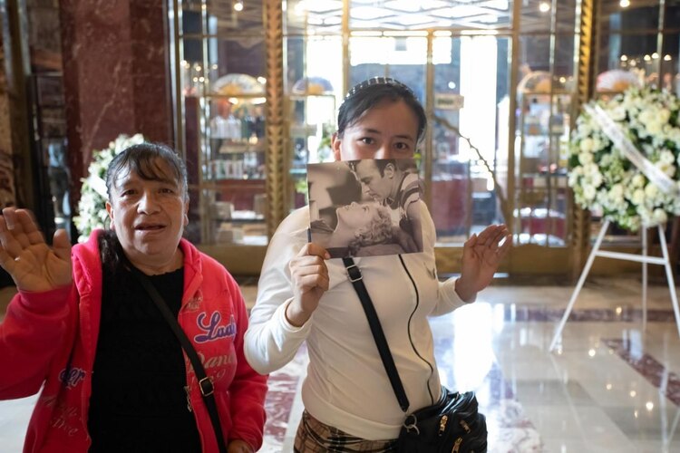 Admiradoras de la diva del cine.