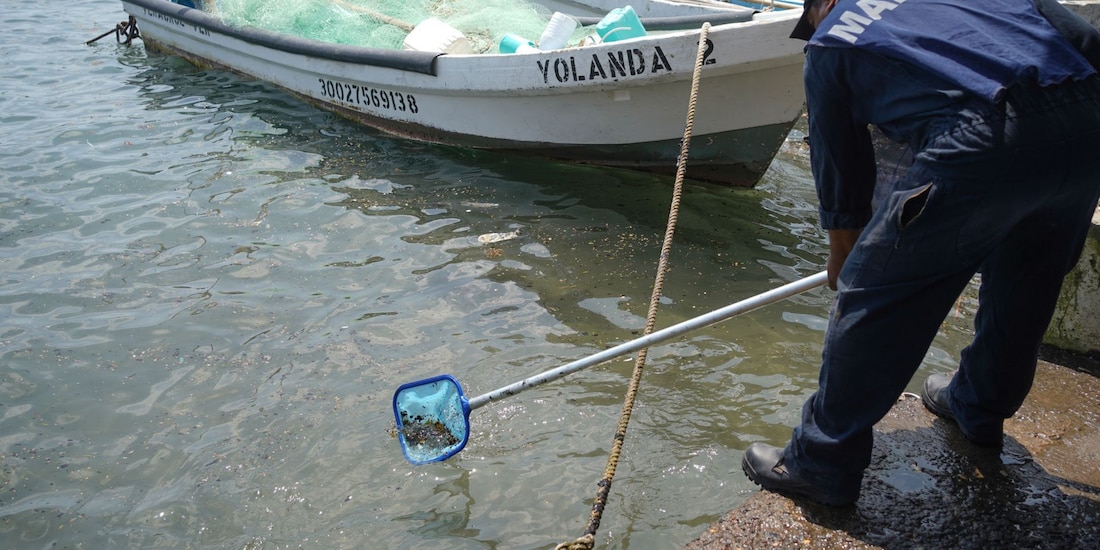 Continúan labores de limpieza tras derrame de hidrocarburo