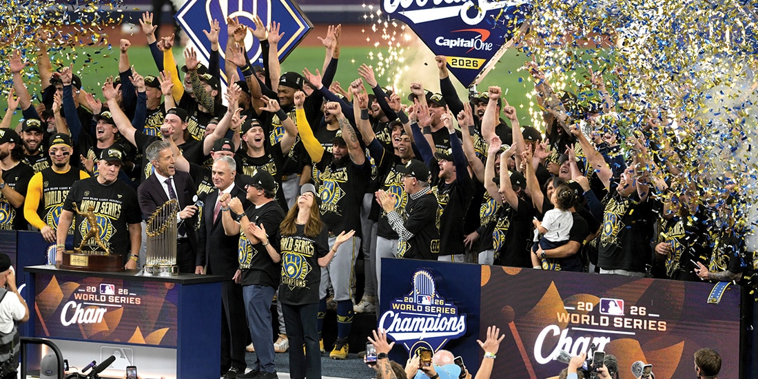 La franquicia de Milwaukee celebra el triunfo, ayer, de visita