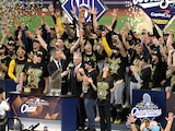 La franquicia de Milwaukee celebra el triunfo, ayer, de visita