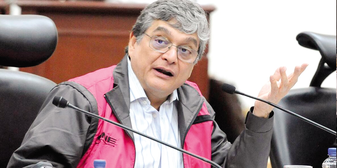 El consejero electoral Uuc-kib Espadas, en sesión del INE, en foto de archivo