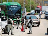 La Guardia Nacional reforzó la Autopista del Sol, en Acapulco, Guerrero, ayer.