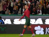 Cristiano Ronaldo celebra uno de sus dos goles en el partido entre Portugal y Liechtenstein, encuentro en el que se convirtió en el futbolista con más cotejos a nivel de selecciones.
