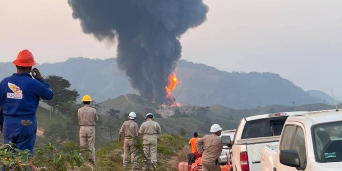 Pemex mantiene bajo control incendio en el pozo Krem-1 en Veracruz.