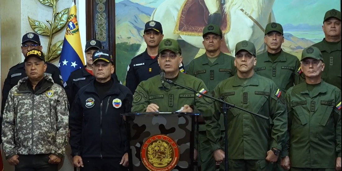 Vladimir Padrino, ministro de Defensa de Venezuela (centro), en fotografía de archivo.